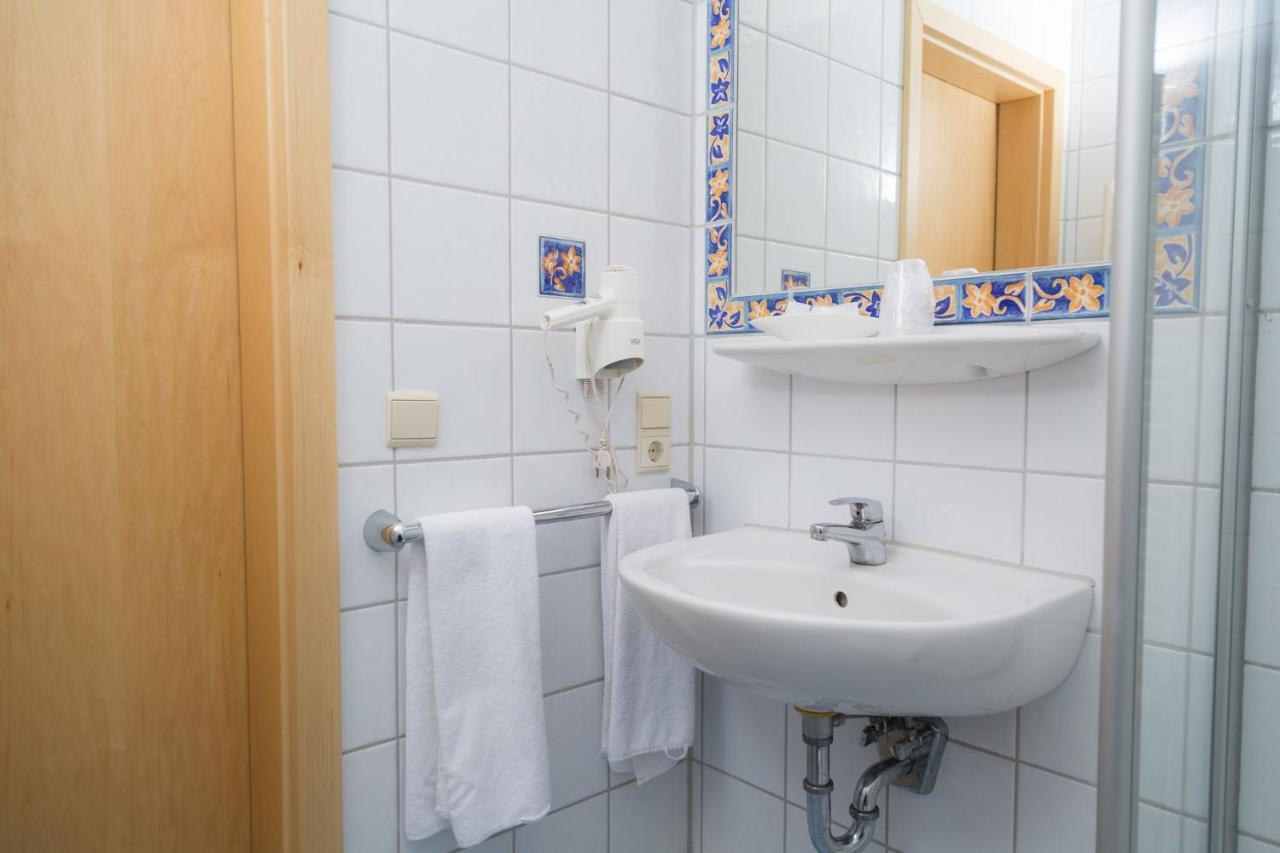 Hotel Alter Wirt Putzbrunn Extérieur photo